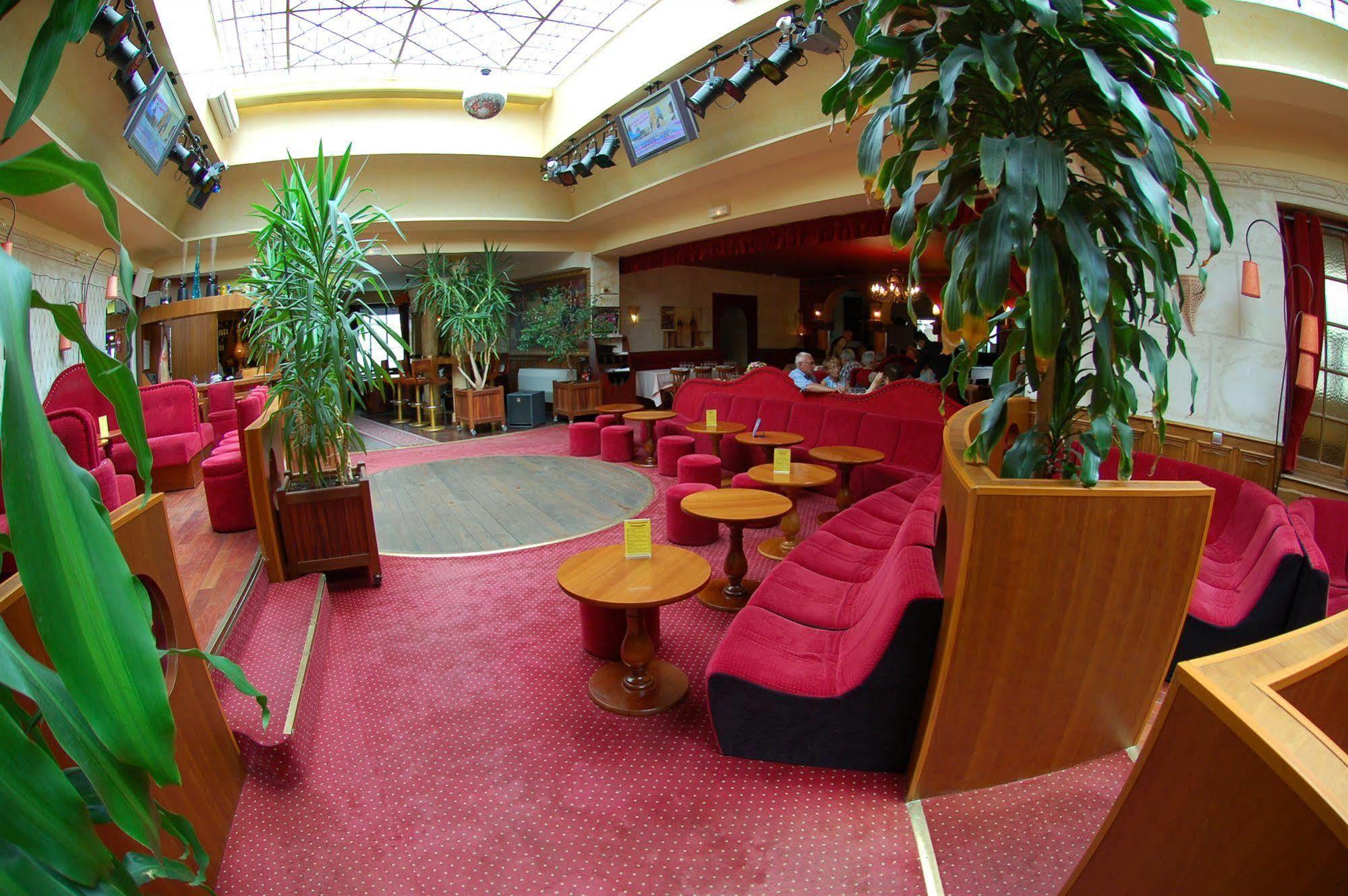 Hotel Restaurant Saint Louis Châteaudun Zewnętrze zdjęcie